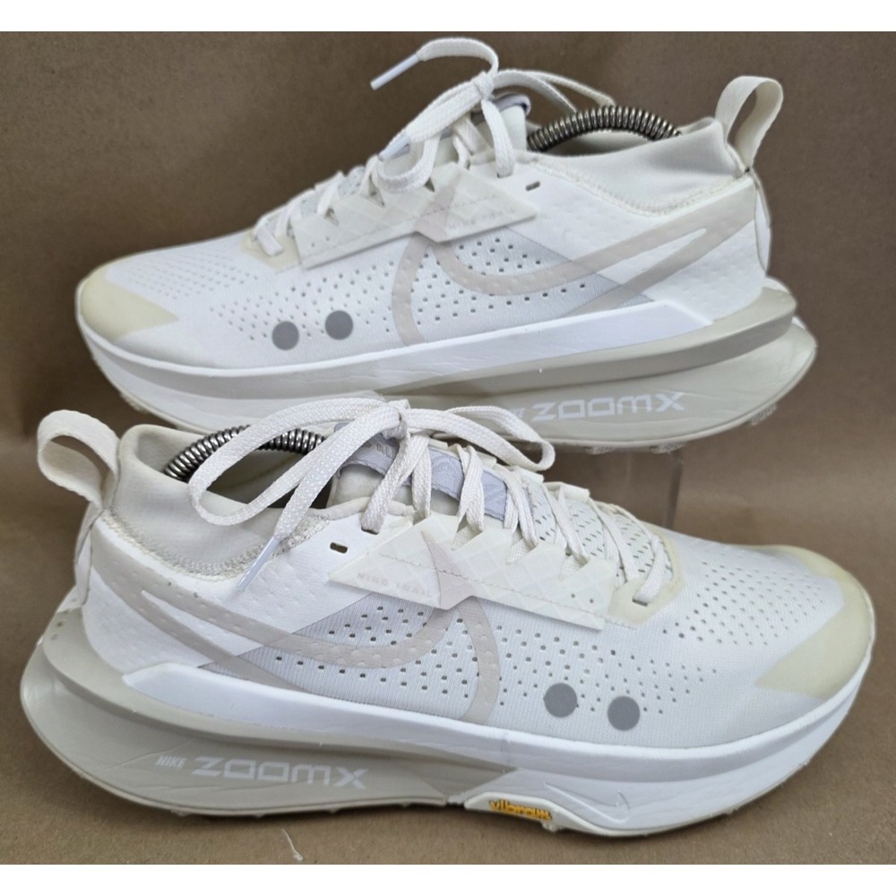Nike (Sz 10) FD5190-102 Trail Running Sneakers Mens White Vibram ZoomX Outdoor
